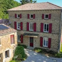 Agréable appartement dans une ferme en pierre, hotel v destinaci Marsaz