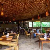 Boma Simba Safari Lodge, hotel en Voi