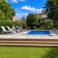 Maison M on the Dordogne Luxurious accommodation، فندق في ساينت فوي لا-غرانده