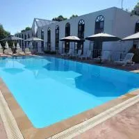 Agape Hotel Niort- Bessines, khách sạn ở Bessines