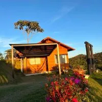 Chalé dos Manacás 02 Venda Nova Alto Colina ES، فندق في فندا نوفا دو إميغرانتي