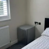 Double Room Private Bathroom Parking South Croydon, хотел в Addington