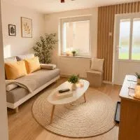Nadštandardný apartmán s terasou a parkovaním, hotelli kohteessa Tisovec