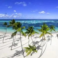 Tropical Adventure Studios Suites HOTEL Beach CLUB & SPA, hotel Punta Canában