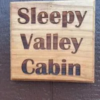 Madisonville에 위치한 호텔 Sleepy Valley Cabin with Hot Tub & Scenic Views