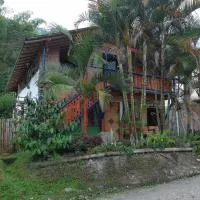 Hostal El Bambú، فندق في Inzá