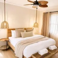 OHANA HOUSE - Luxury Retreat - Walk to Beach、ブロウベルフストランドのホテル