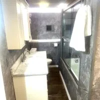 Secret Hot Tub King Haven Hideout, hotel a Moorhead