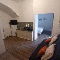 Joli t1 bis Drôme des collines – hotel w mieście Saint-Vallier