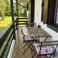 Casa Nico vicino a Cavalese con terrazzo ideale per 2-3 ospiti, hotell i Carano