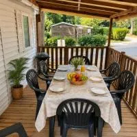 Mobile home au coeur de la forêt, hotel v destinácii Saint-Chéron