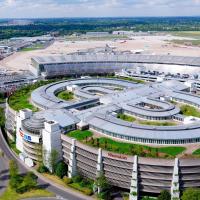 Sheraton Duesseldorf Airport Hotel, kh&aacute;ch sạn gần S&acirc;n bay Quốc tế Dusseldorf, D&uuml;sseldorf