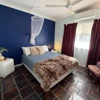 Opal St Homestay, хотел в Лайтнинг Ридж