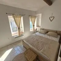 Appartement T1 centre Lourmarin, hotel i Lourmarin