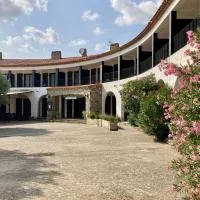 Logis Hôtel Restaurant Le Top du Roulier、Capenduのホテル