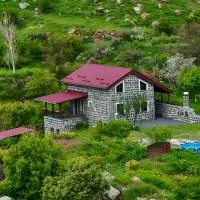 River Home Villa, hotelli kohteessa Kʼaghsi