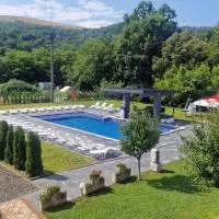 Casa Maya, hotel en Săsciori