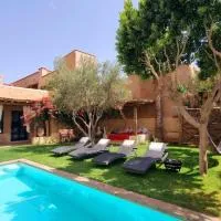 Tagadert Lodge, hotel em Oumnas