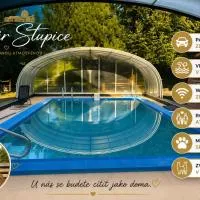Dvůr Stupice, hotel a Stupice