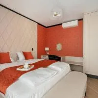 Luxury Apartments with Balconies and Air-Conditioning by Renters Prestige โรงแรมในชีโคชีแนค