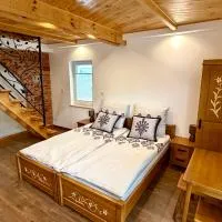 Gorczański Wierch, hotel u gradu Maniowy