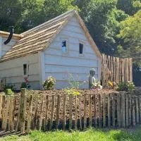Cabane Forest, khách sạn ở Villaines-la-Gonais