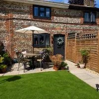Idyllic period cottage, Ramsbury, Nr Marlborough، فندق في Ramsbury