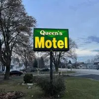 Queen's Motel Blenheim Near Lake Erie ON,Blenheim的飯店