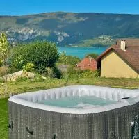 Evasion entre lac et montagne Spa Billard Fitness, hotel a Lepin-le-Lac