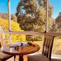 Golf Course Frontage House,Schofields的飯店