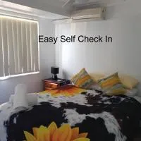 BLK Stays Guest House Deluxe Units Caboolture South, hotel in Caboolture