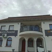 Kitti Panzió, hotel a Tiszadada