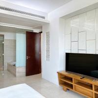 Koaniva Luxury Villa Beach Da Nang, hotell i Da Nang