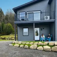 Condo à Mont-Blanc près de tout, готель у місті Saint-Faustin