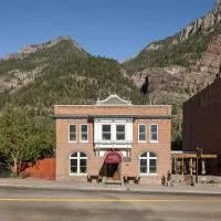St. Elmo Hotel، فندق في أوراي