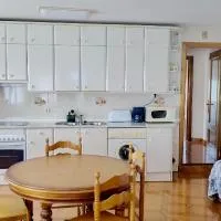 Casa Alegría Sierra la Culebra، فندق في Ungilde