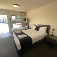 Dooley's Tavern & Motel Springsure, hotel u gradu Springsure