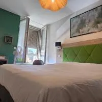 Logis Hôtel Au Croissant، فندق في Buzançais