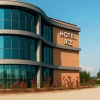 LVG Hotel Collection - Riz, hotelli kohteessa San Genesio ed Uniti