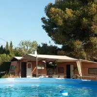 Caravana- Glamping Casa tortuga, hotel in La Nucía