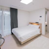 Yangyang Stay Dongsan, hotel in Saetchak