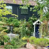 Weavers Loft, Historic Lavenham with Garden, hotel v mestu Lavenham