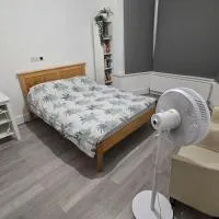 Double Room Ground Floor Edmonton Green, London N9, hotel a Edmonton