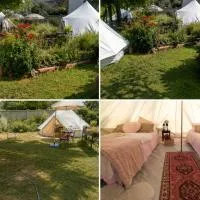 GLAMPING YURTAS, CAMP, RoseArt Resort, hotel en Mrše