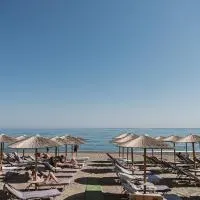 Erato Beach Hotel Adults Only by Smile Hotels、プラタニアスのホテル