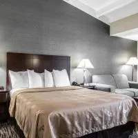 Danbury Inn & Suites, хотел в Данбъри