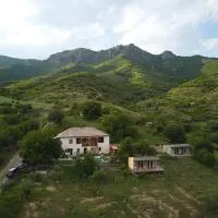 Cypress guesthouse, hotel en Pokr Ayrum