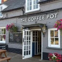The Coffee Pot Tavern, готель у місті Potterspury
