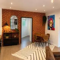 Brick - Loft design avec parking privé, hotel a Saint-Désir