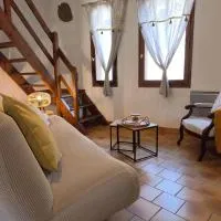 Six Duplex à la montagne POMPIERY, хотел в Seyne